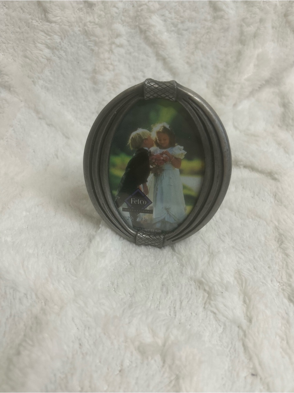 Pewter Oval Photo Frame - Antique Gray 2 1/2 x 3 1/2